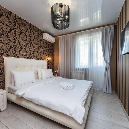 Fashionable Panoramic Apartments Dnieper. Obolon Kiev Esterno foto