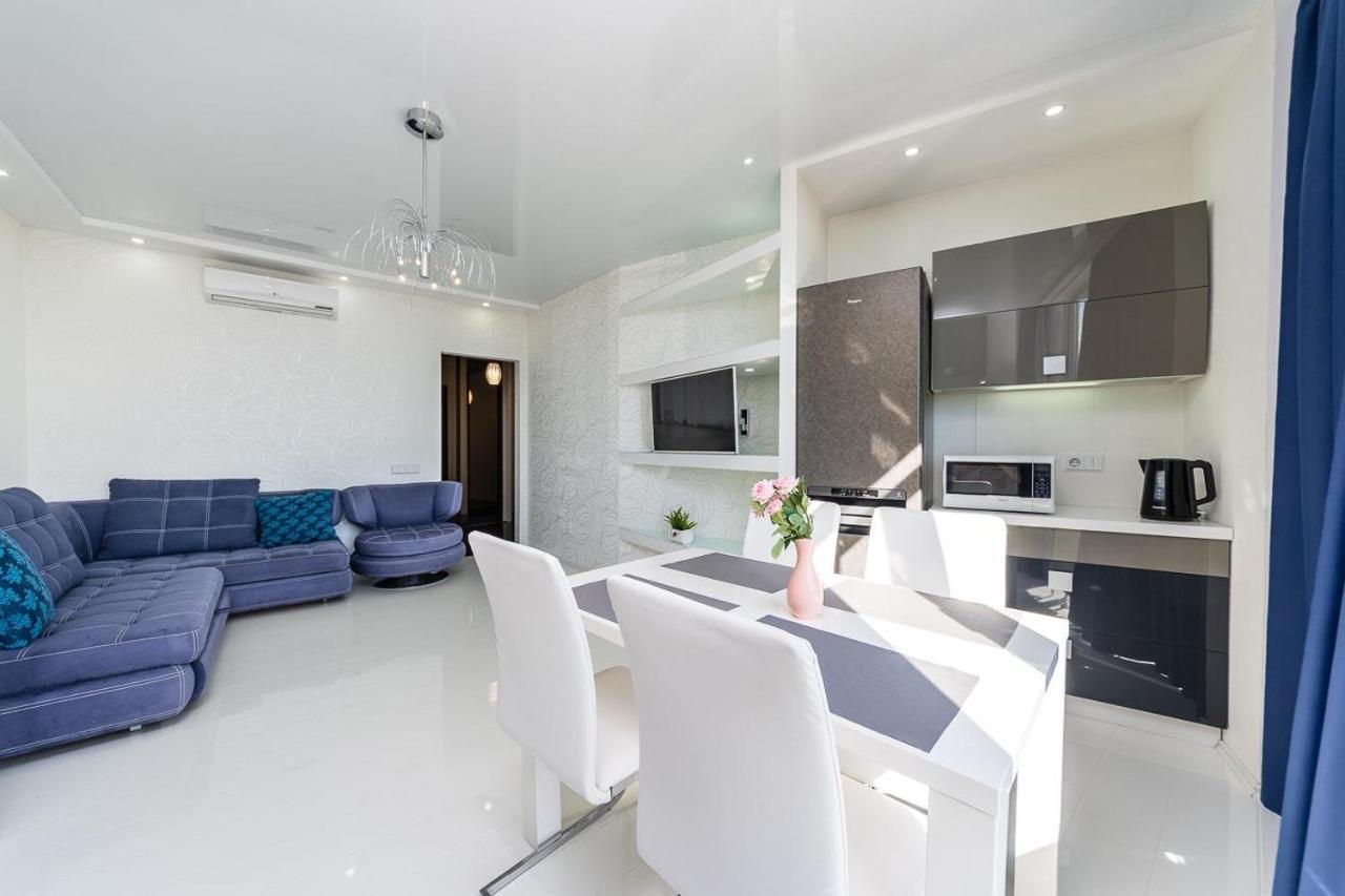 Fashionable Panoramic Apartments Dnieper. Obolon Kiev Esterno foto