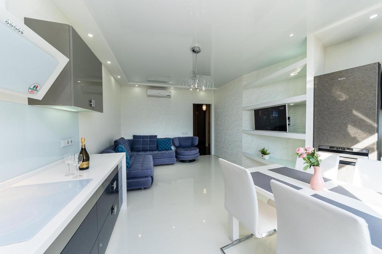Fashionable Panoramic Apartments Dnieper. Obolon Kiev Esterno foto