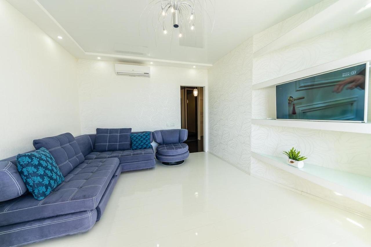 Fashionable Panoramic Apartments Dnieper. Obolon Kiev Esterno foto