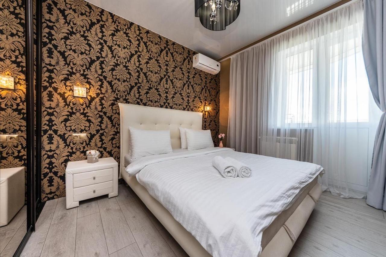 Fashionable Panoramic Apartments Dnieper. Obolon Kiev Esterno foto