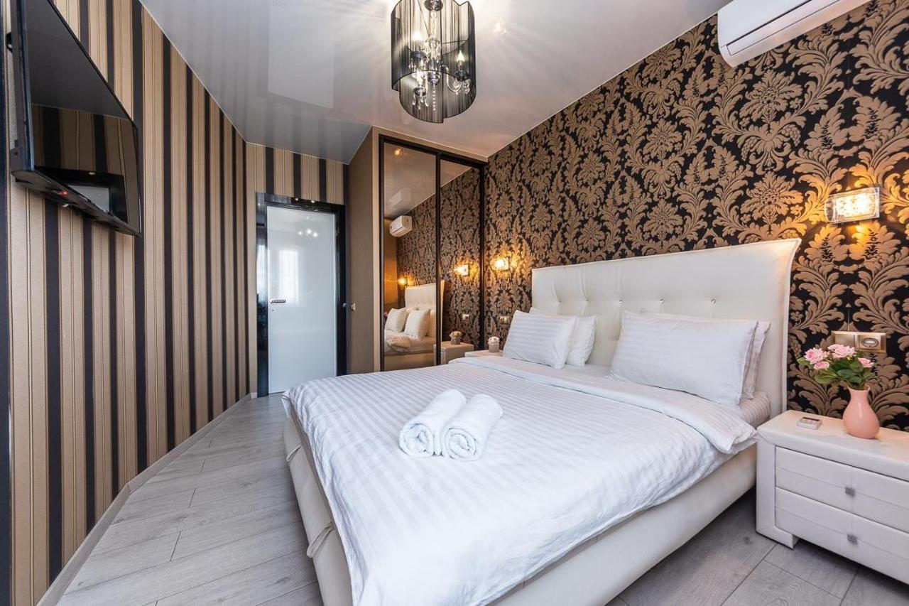 Fashionable Panoramic Apartments Dnieper. Obolon Kiev Esterno foto