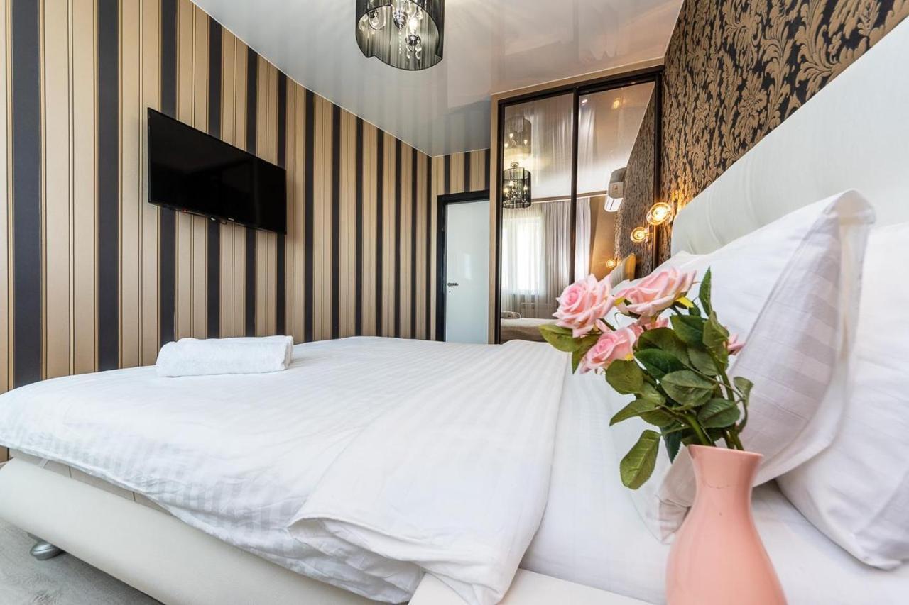 Fashionable Panoramic Apartments Dnieper. Obolon Kiev Esterno foto