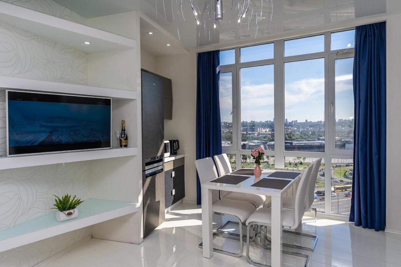 Fashionable Panoramic Apartments Dnieper. Obolon Kiev Esterno foto