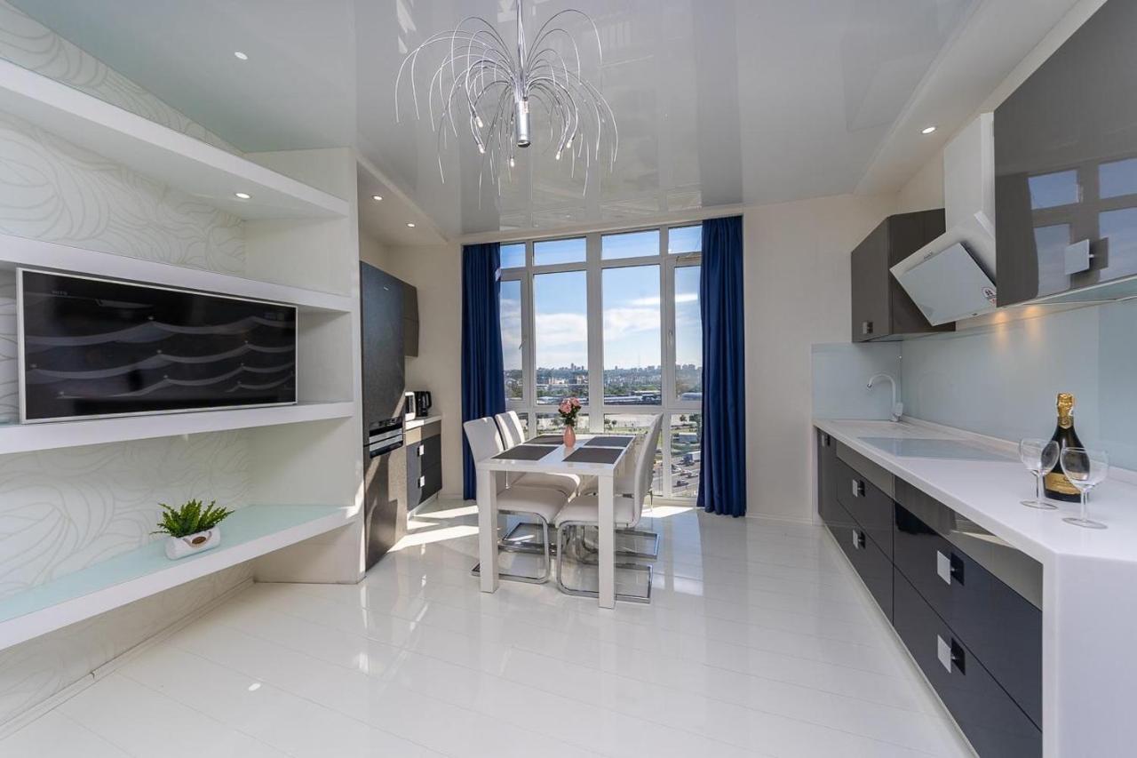 Fashionable Panoramic Apartments Dnieper. Obolon Kiev Esterno foto